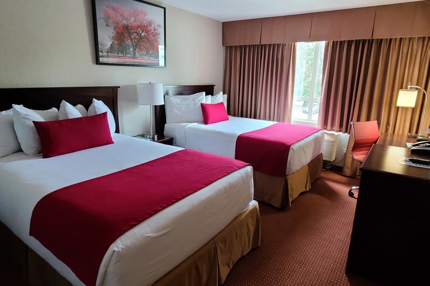 Deluxe Double Bed at Vancouver Airport Hotel